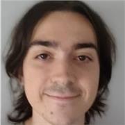 Experimentado en artes marciales, con capacidad de enseñar a cualquier persona